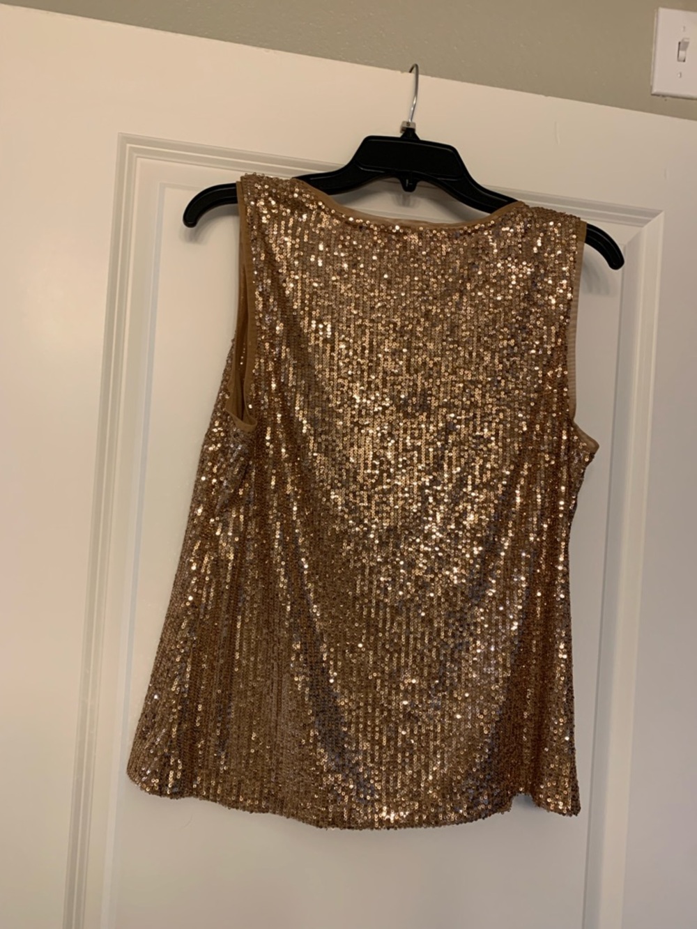 Isaac Mizrahi Gold Sequin Tank Top NWOT🌴 - Picture 2 of 9